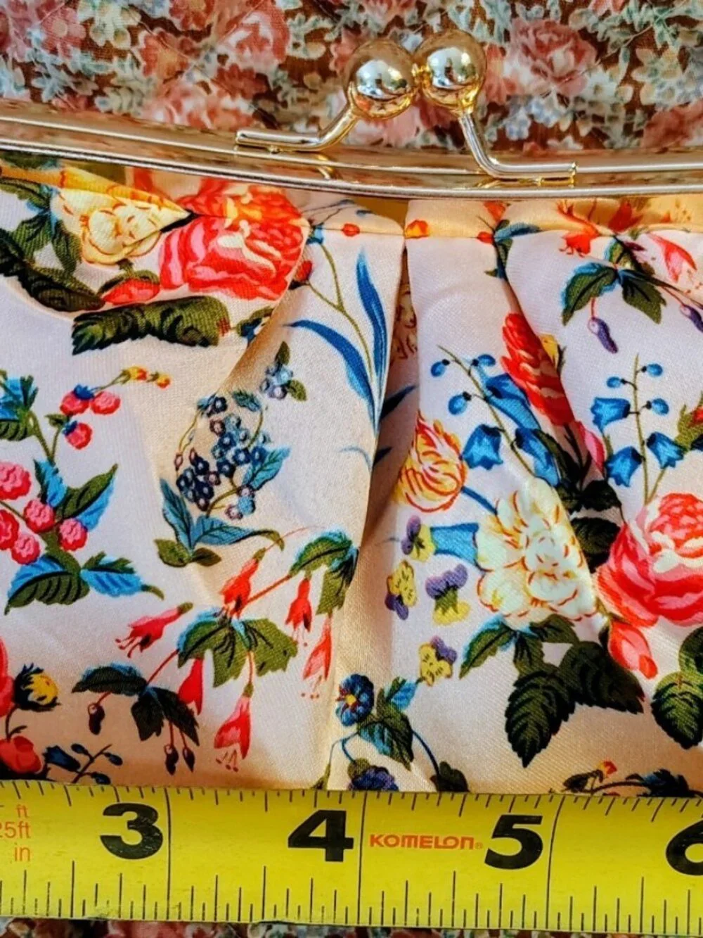 The Vintage Cosmetic Company NWOT Floral Cosmetic Clutch